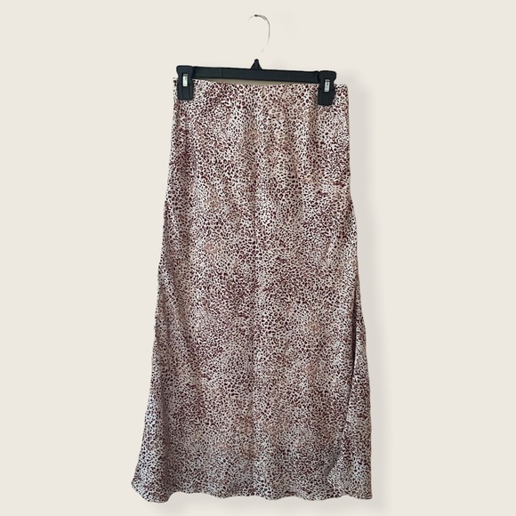 Urban Outfitters Dresses & Skirts - Urban Outfitters Animal Print Cheetah Leopard Midi Skirt Beige Tan Medium Women
